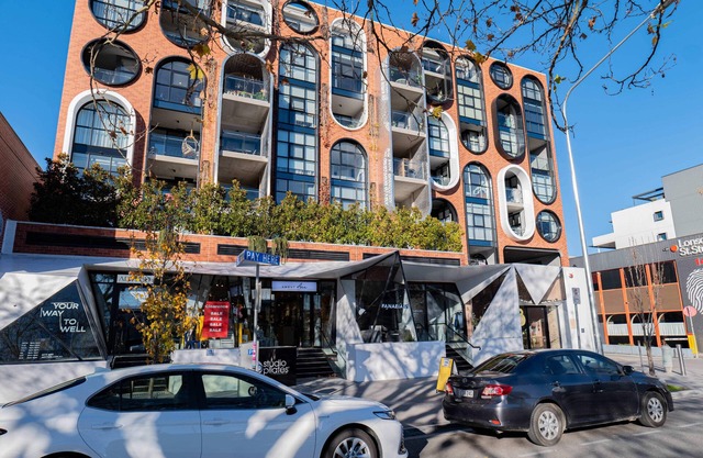 2 Bedroom 2 bath 1 Car on Lonsdale Street