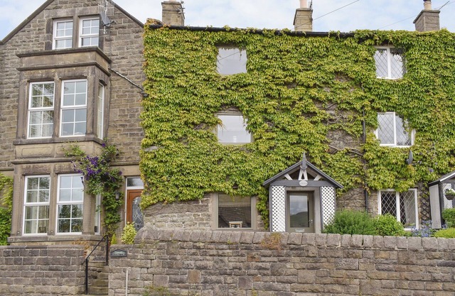 2 bedroom accommodation in Bamford, near Hope Valley