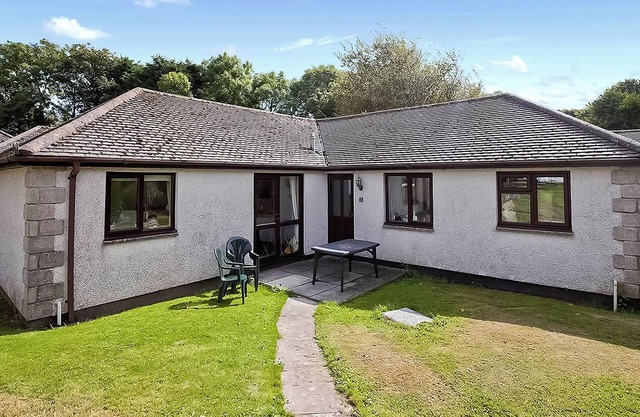 2 bedroom accommodation in Penzance