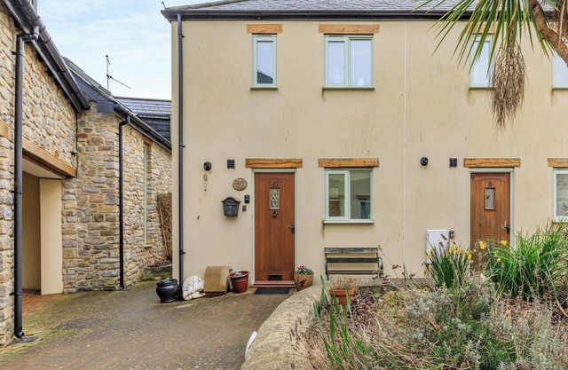 2 bedroom accommodation in Watchet
