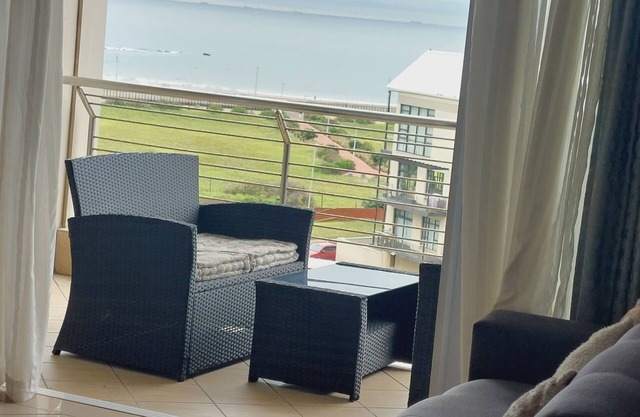 2-bedroom apartment in charming Durban Waterfront with beach and harbour views