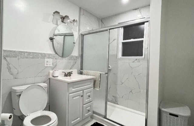 2-bedroom apartment in charming Brooklyn with WiFi, AC. Start your adventure