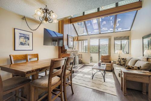2 Bedroom Beaver Run Condo, Ski-in Ski-out, Dog Friendly, On Peak 9