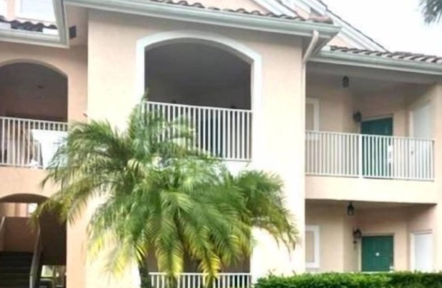 2 Bedroom Condo 431856 by Houzlet