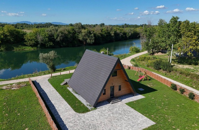2 bedroom cozy home in Brodani