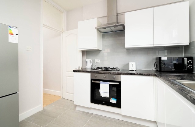 2 bedroom flat near Tottenham Hotspur Stadium