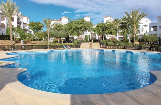 2 bedroom lovely apartment in Roldan