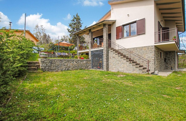 2 bedroom nice home in Pescia