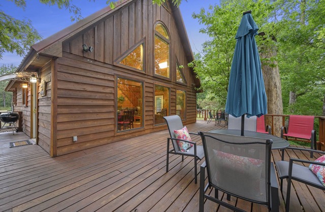 2 Bedroom Riverfront A-Frame Cabin with Deck