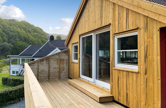 2 bedroom stunning home in Lyngdal