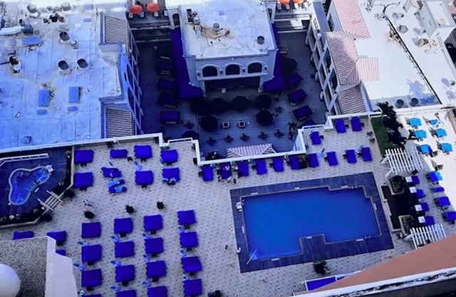 2 bedroom villa available for the FLIBS. Sleeps up to eight!