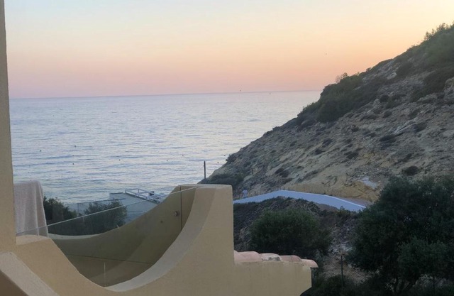 2 bedrooms appartement at Carvoeiro 20 m away from the beach with sea view and enclosed garden