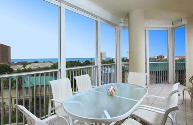 2 Blocks From The Beach With Beautiful Bay And Gulf Views In The Distance -.