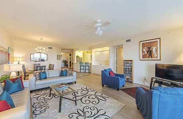 2 Blocks From The Beach With Bay And Gulf Views - Reg 2-1004