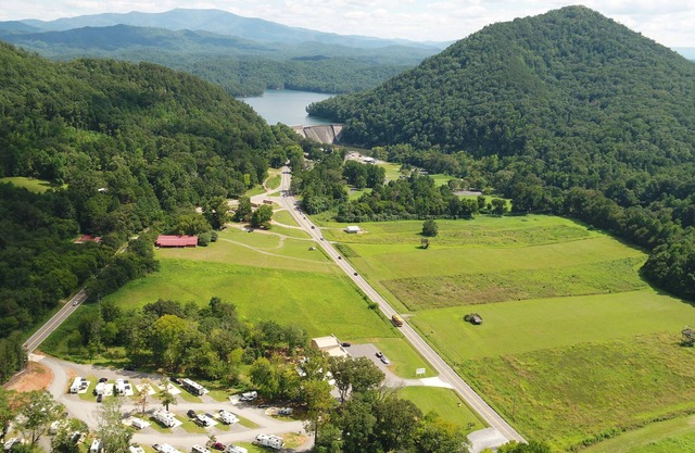 2 BR,1BA Spacious Mountain View Suite near Cherokee National Forest, Ocoee River