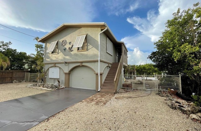 2 BR/2 BA Canal Home in Little Torch Key - Big Boat Access and Dockage
