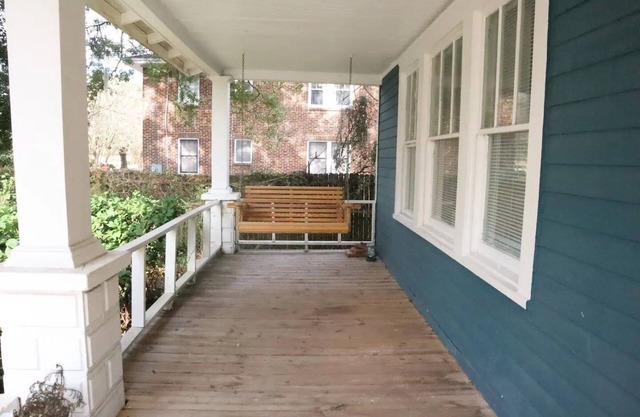 2 BR Charming Duplex Apt in Historic Springfield - Close to Everything