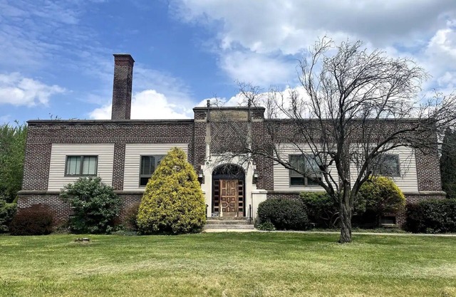 2 BR Schoolhouse Apt w/Sauna