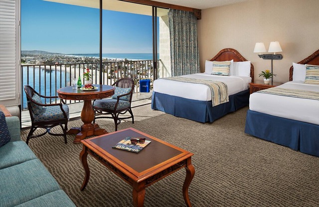 2 Comfortable Rooms w/Bay Views Near Sand Volleyball Courts – Beach Access
