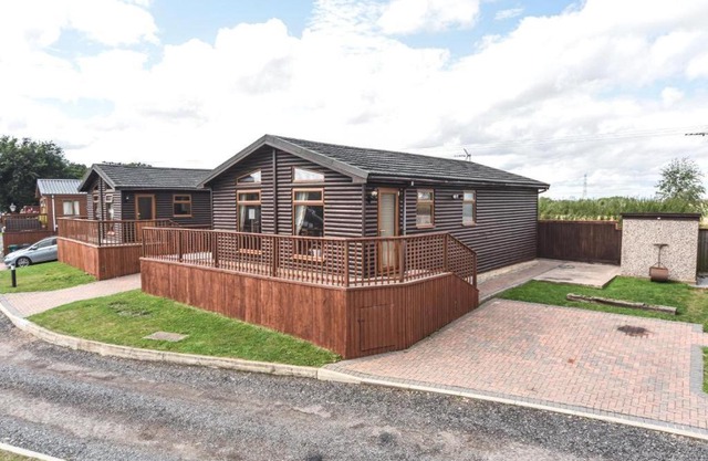 #2 Delightful 3 bedroom holiday lodge no hot tub