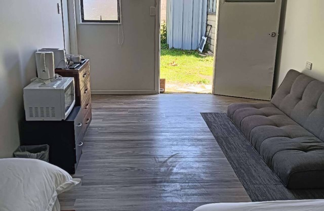 2 double and 1 sofa beds chalet 7C