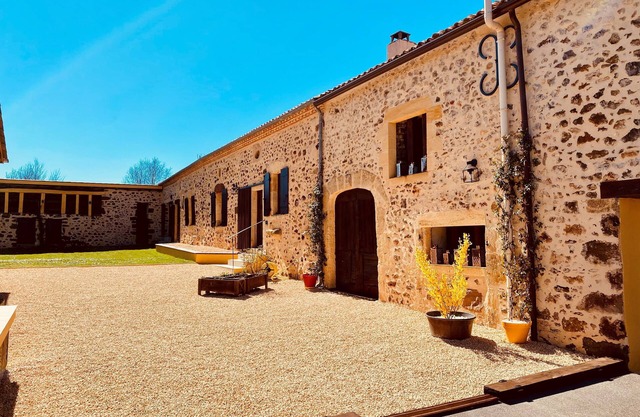 2 Gites with Aircon and Private Heated Salt 10x4 Pool - 40 Mins Bergerac