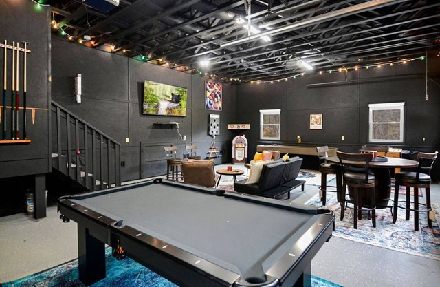 2 Masters + 2 Kitchens + Game Room + Fire Pit + Hot Tub