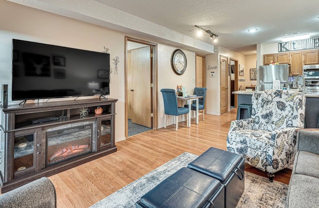 2 Mi to Silver Dollar City: Inviting Family Escape