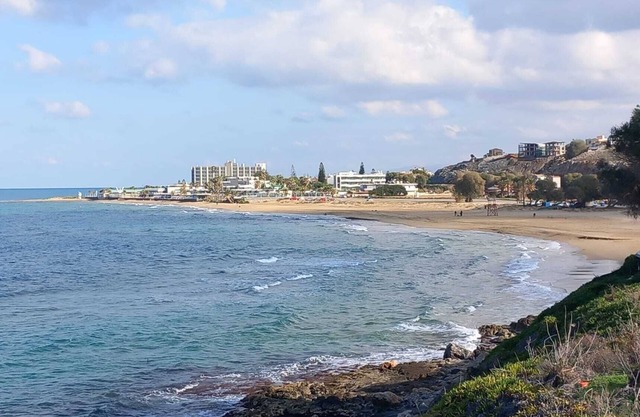 2 min. drive to the beach. Holiday Home Angela