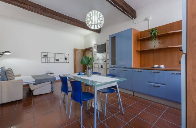 2 min from Cathedral Museum San Romano Apt.