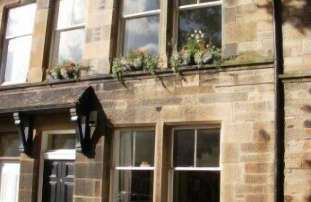 2 Mins Walk from Edinburgh's Best Beach!