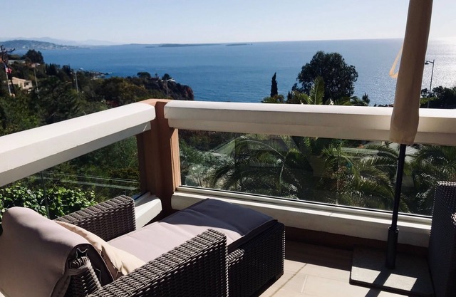 2 P PANORAMIC SEA VIEW, SWIMMING POOL * classified 3-star furnished tourist accommodation + Garage