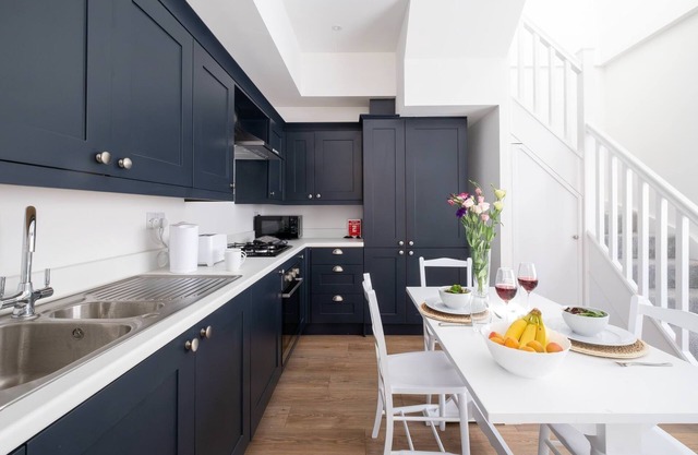 2 Volunteer House, Leiston - sleeps 2 guests in 1 bedroom