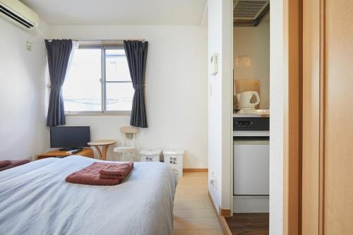 202 Nishi-Shinjuku Gochome Station 5 minutes on foot