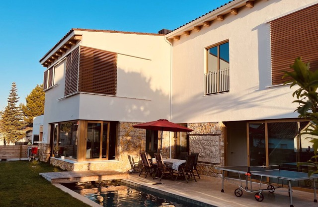 2022 built luxury villa with high ceilings in tranquil area with pool