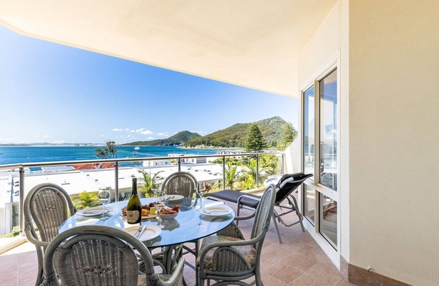 203 The Breakwater, 2 Messines St - magical unit with lift, pool, views and aircon
