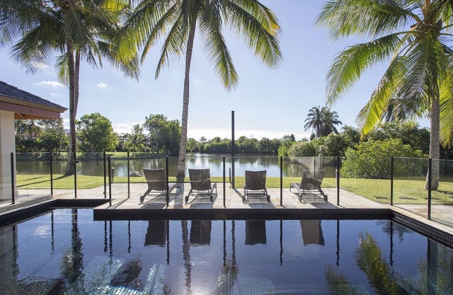 22 Ruby Close - 5 Bedroom Home on the Lake