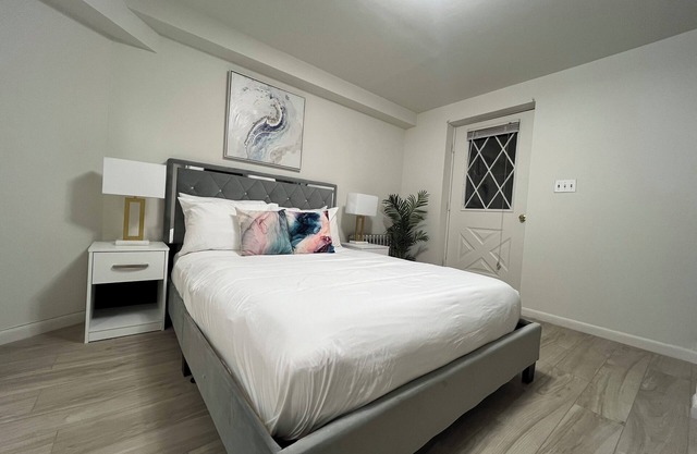 2BD/2BA UWS Steps from Riverside Park