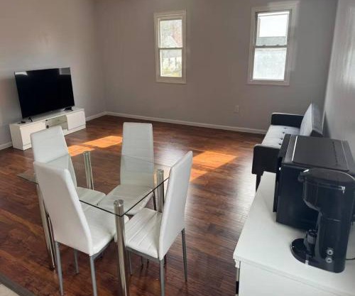 2BR Apartment With Easy Access to NYC