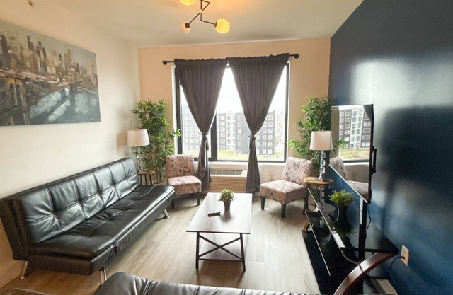 2BR apt near EWR 7113