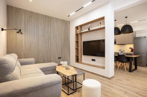 2BR Central Chania, Steps to Koum Kapi & Old Town