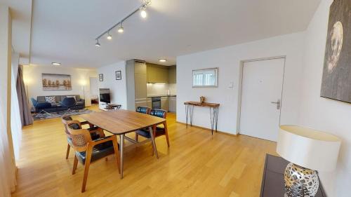 2BR flat in the city center - West 12