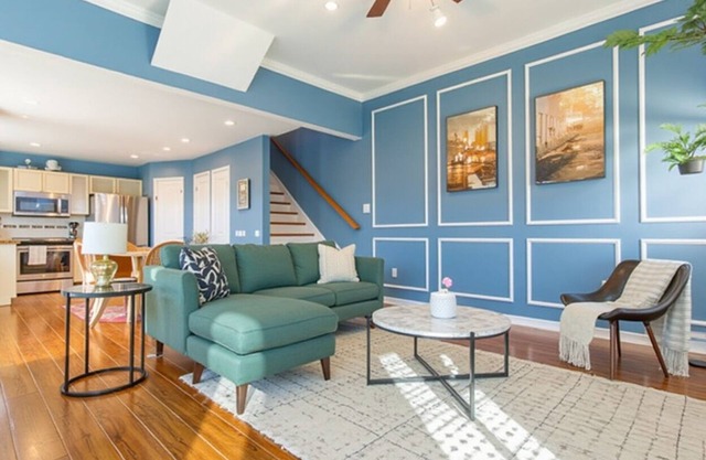 2BR Home with Backyard! Free Parking!