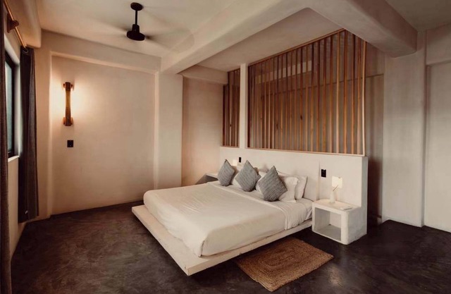 2BR| King Queen beds| Pool | Daily Clean | TV | AC