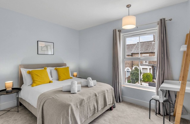 2BR Victorian Home |6 Mins Drive To Norwich Castle