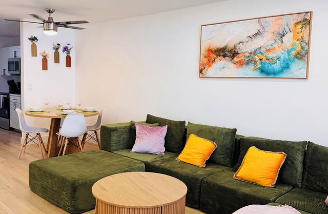 2BRx2BTH near Hollywood Beach with Free Parking, WiFi and AC