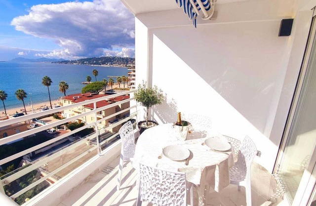 2P Luxe Neuf Dernier Étage Front mer Juan les Pins Classé 4 Étoiles