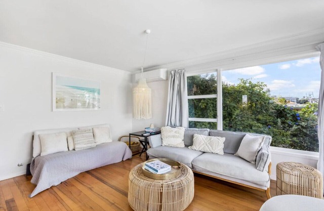 3/4 Beach Road, Castor Bay, Auckland 0620