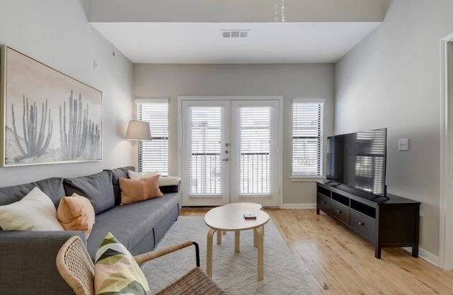 3 Bed/2 Bath West Campus Penthouse Condo in the Heart of Austin