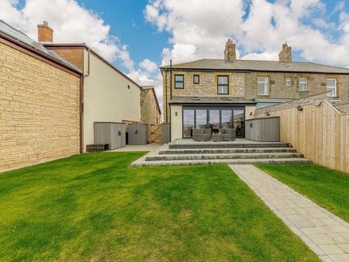 3 Bed in Seahouses 81331